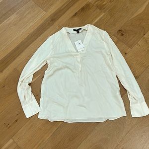 New with Tags Banana Republic XS Cream Silky Blouse